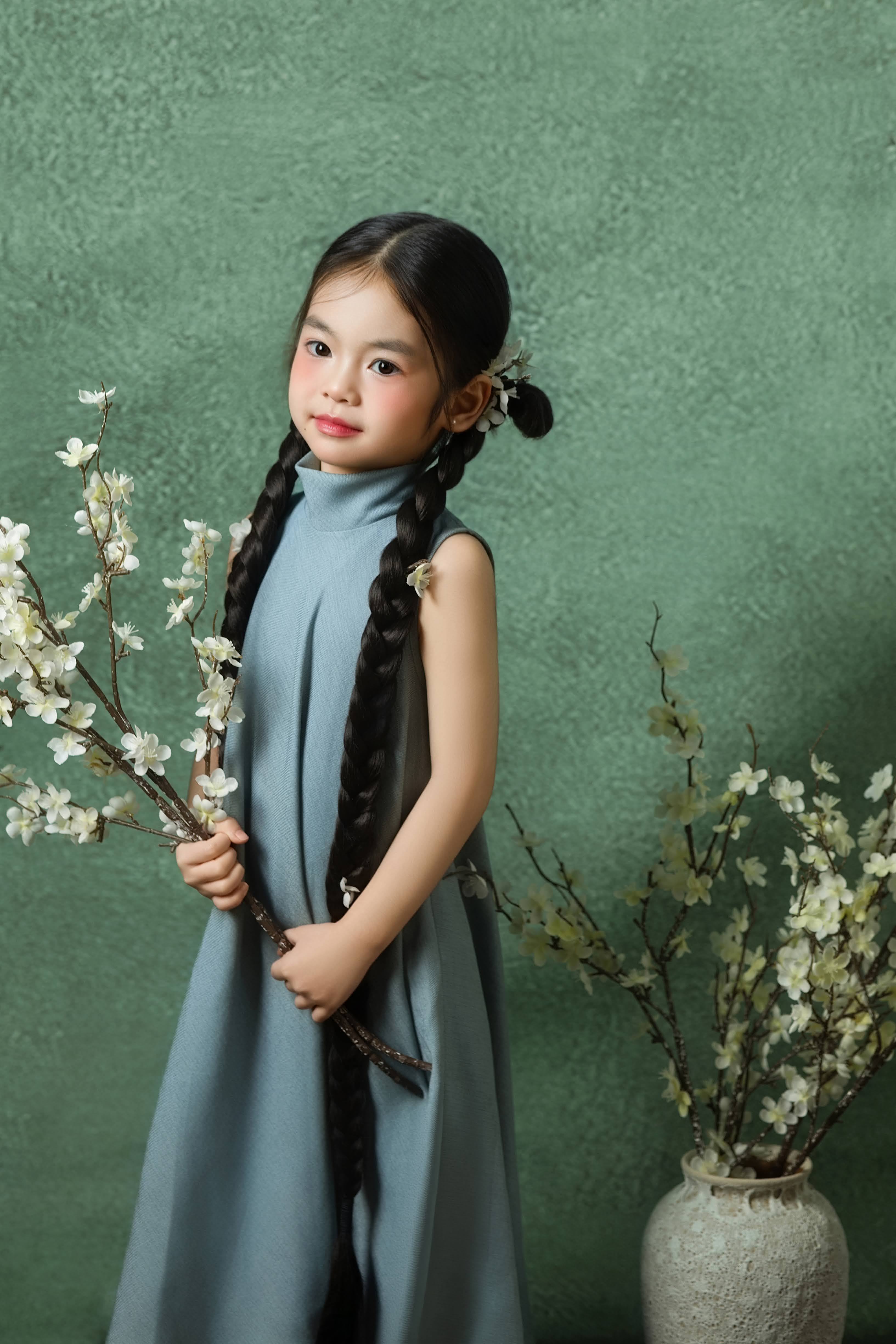 Chụp ảnh bé gái cổ trang Tết bánh chưng làng quê tại Teddy Studio Hạ Long