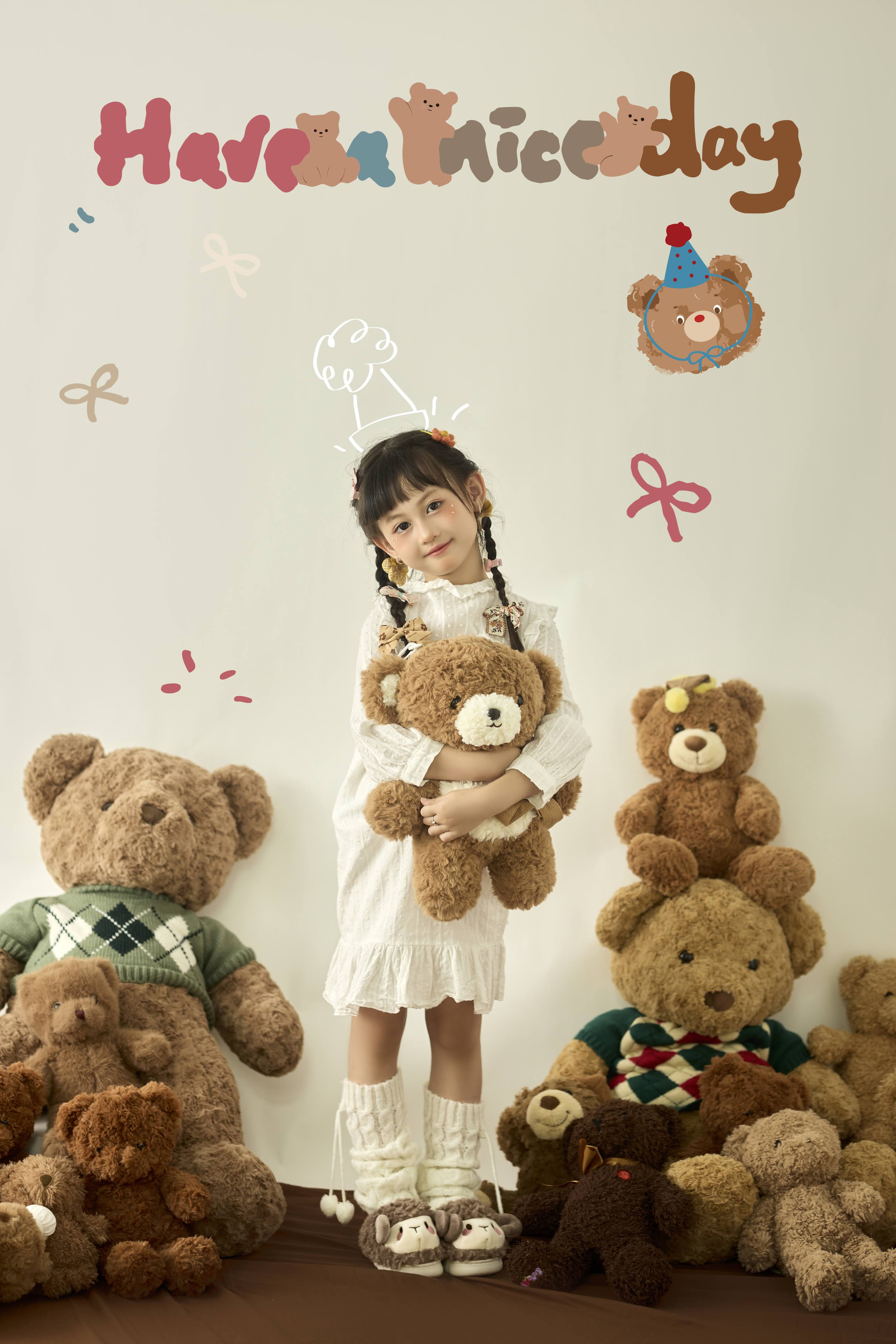 Chụp ảnh bé gái concept Have a Nice Day gấu teddy tại Teddy Studio