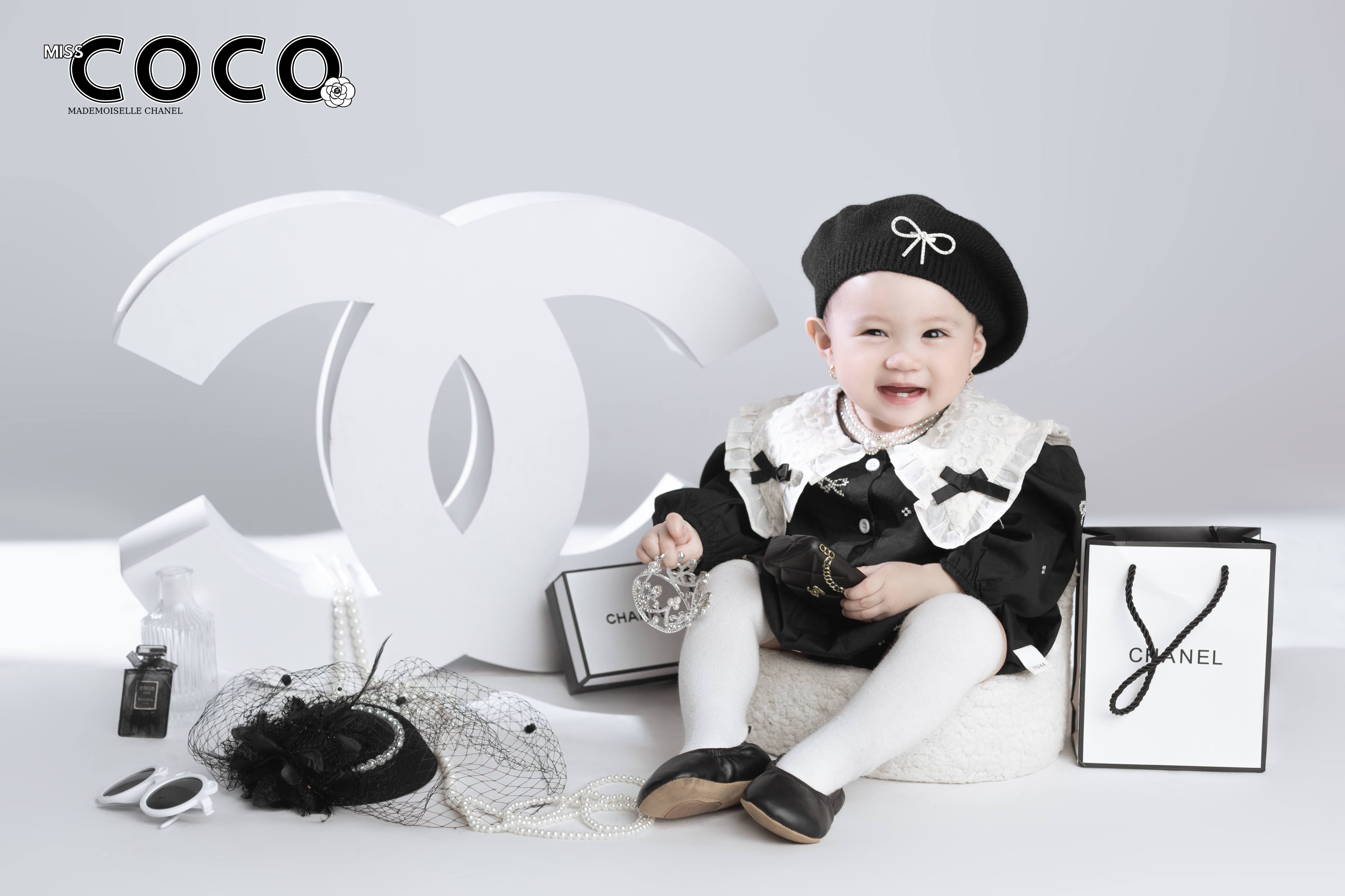 Chụp ảnh bé concept Miss Coco fashion đen trắng tại Teddy Studio Hạ Long