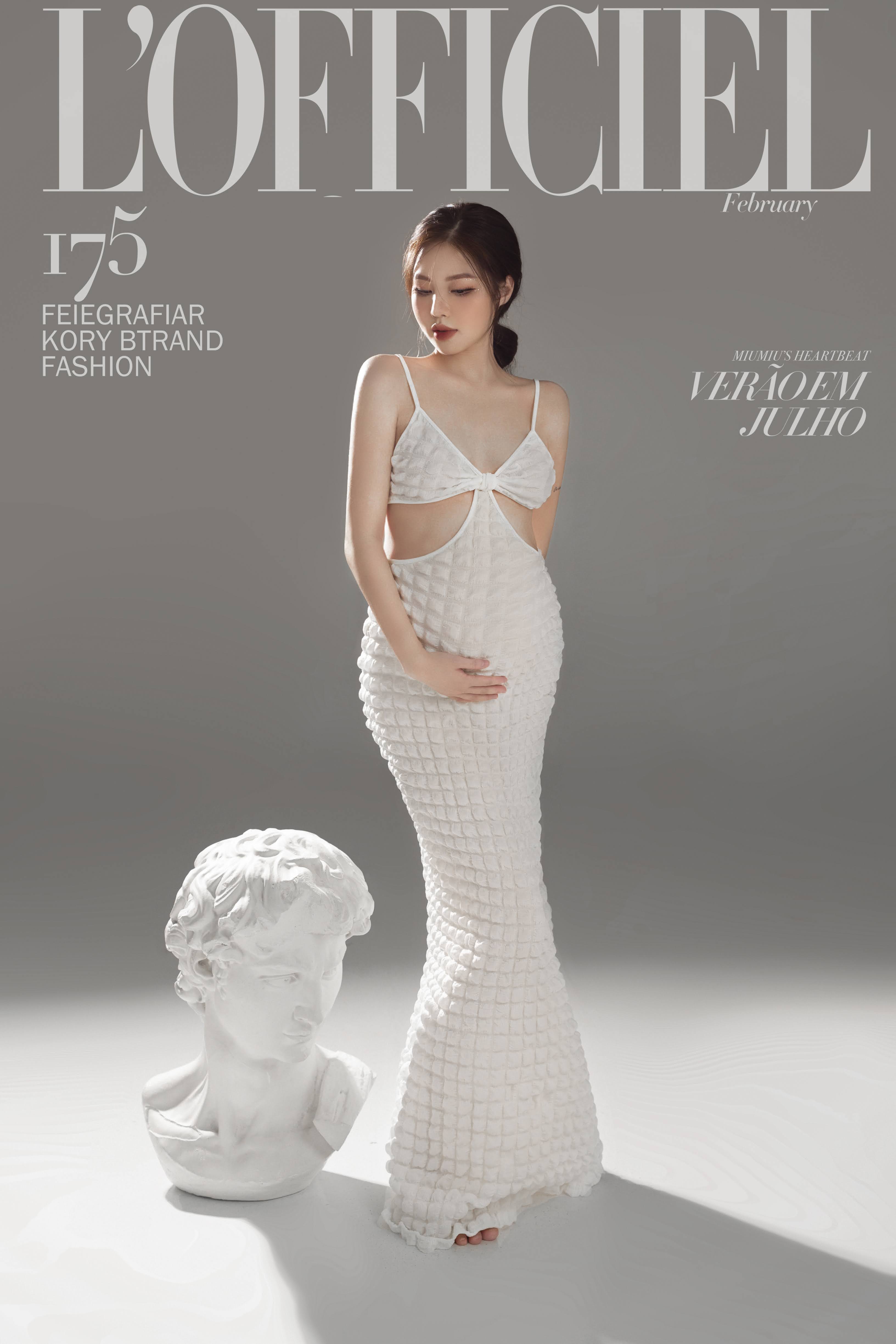 Chụp ảnh bầu trang phục trắng sang trọng tại Teddy Studio