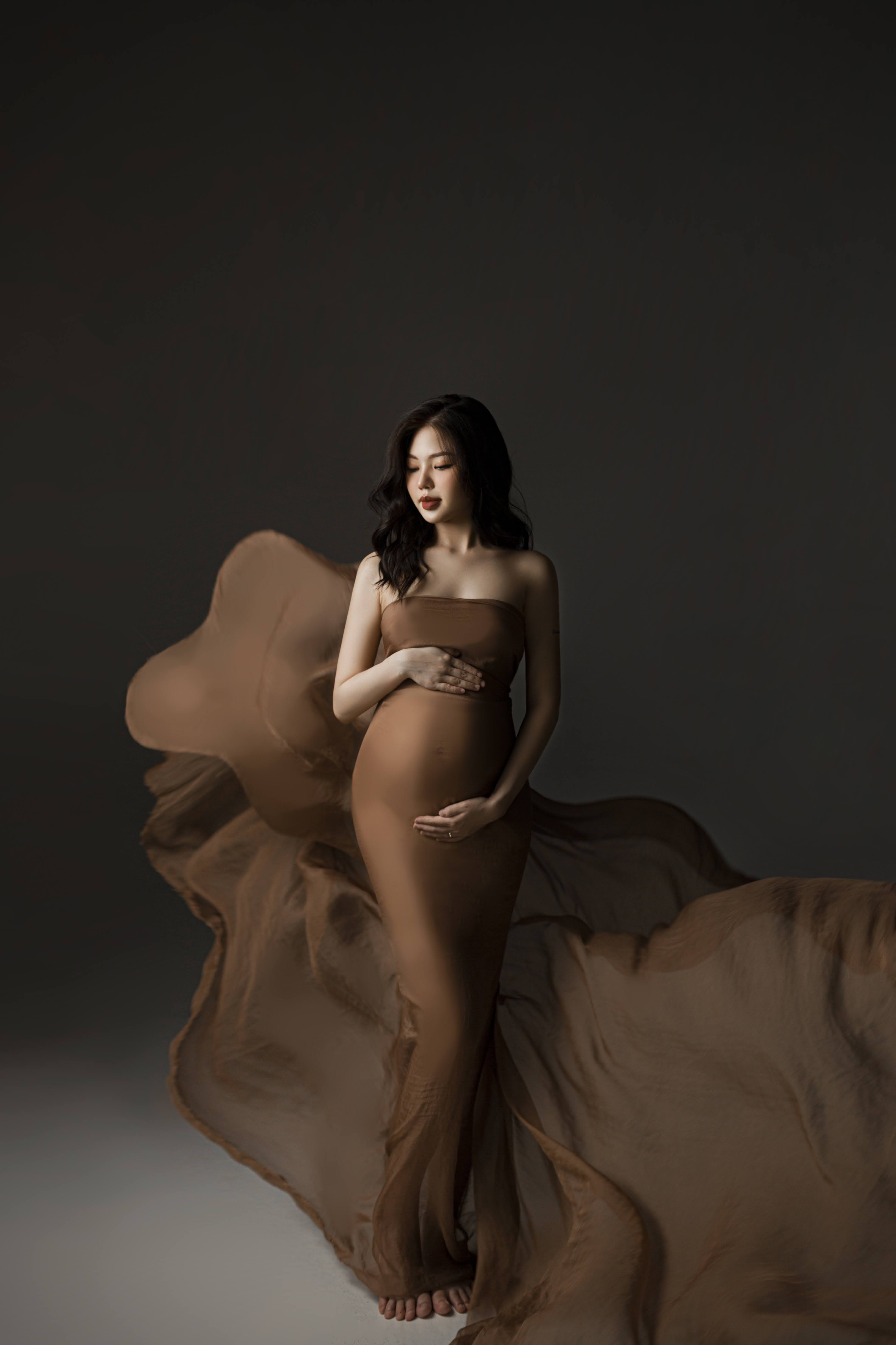Chụp ảnh bầu voan nâu nghệ thuật tại Teddy Studio