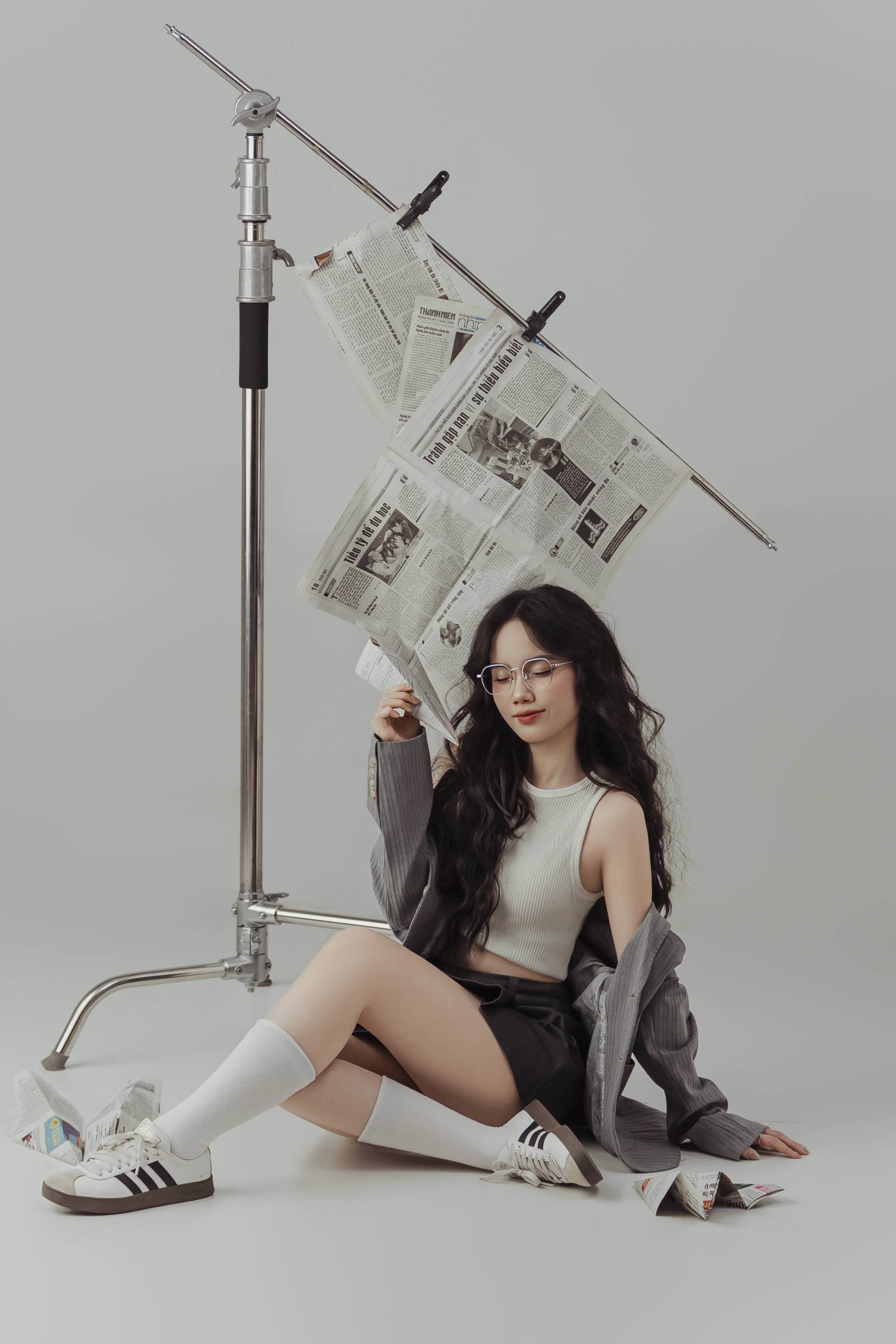Chụp ảnh beauty concept Noel tuyết áo len đỏ mùa đông tại Teddy Studio